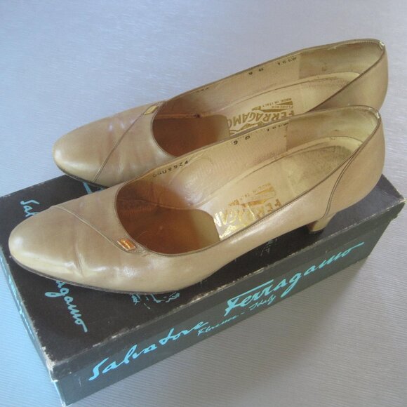 Salvatore Ferragamo Boutique Shoes 9 B Gently Worn with Box - Picture 1 of 4